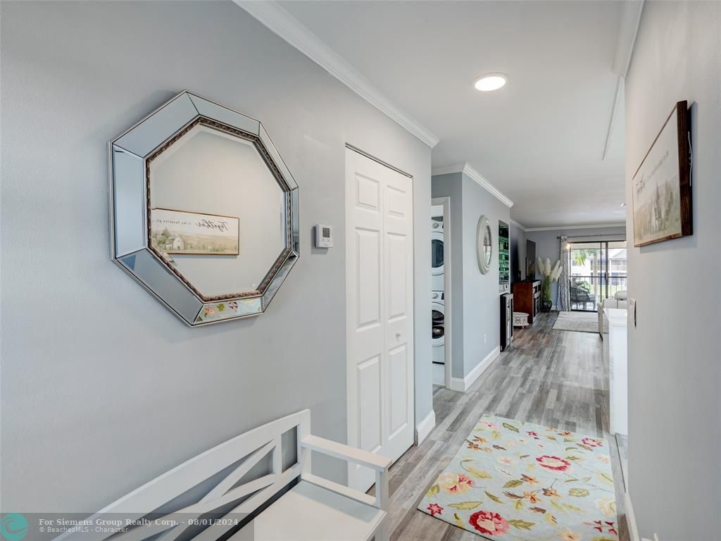 Gorgeous photo showing cascade countertop, kitchen