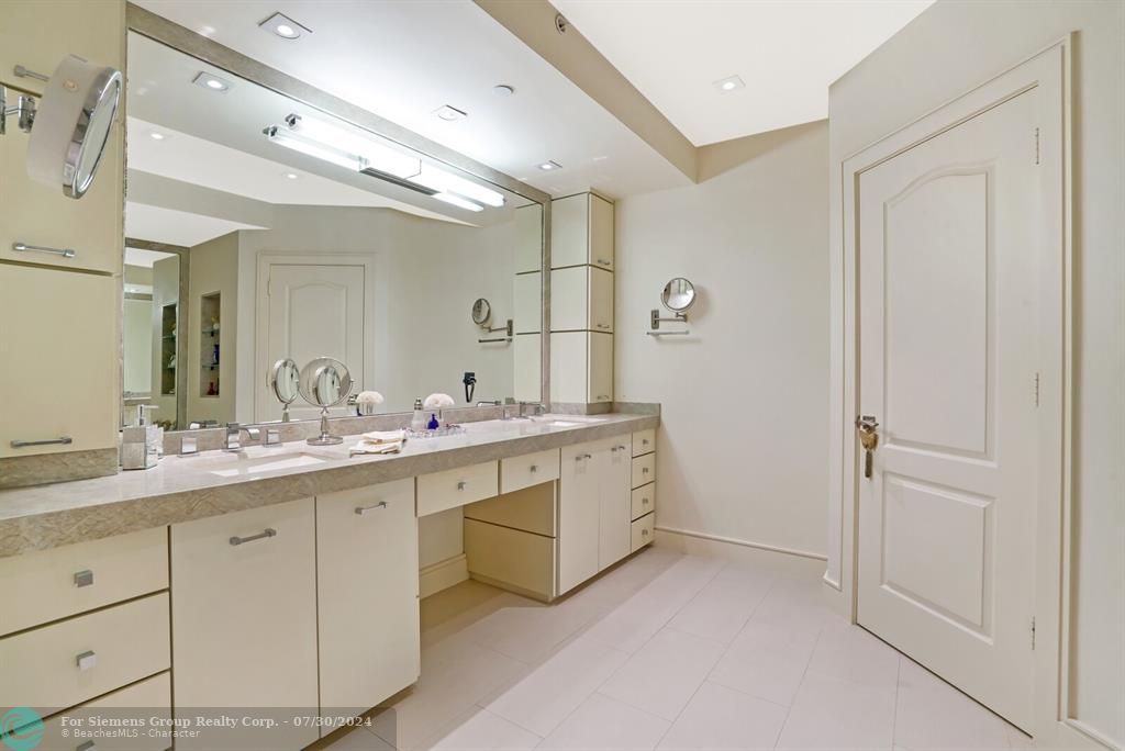 Boca Raton, Florida 33432, 1 Bedroom Bedrooms, ,2 BathroomsBathrooms,Condo/Co-op/Villa/Townhouse,Limited Service,Mizner Blvd,F10422907