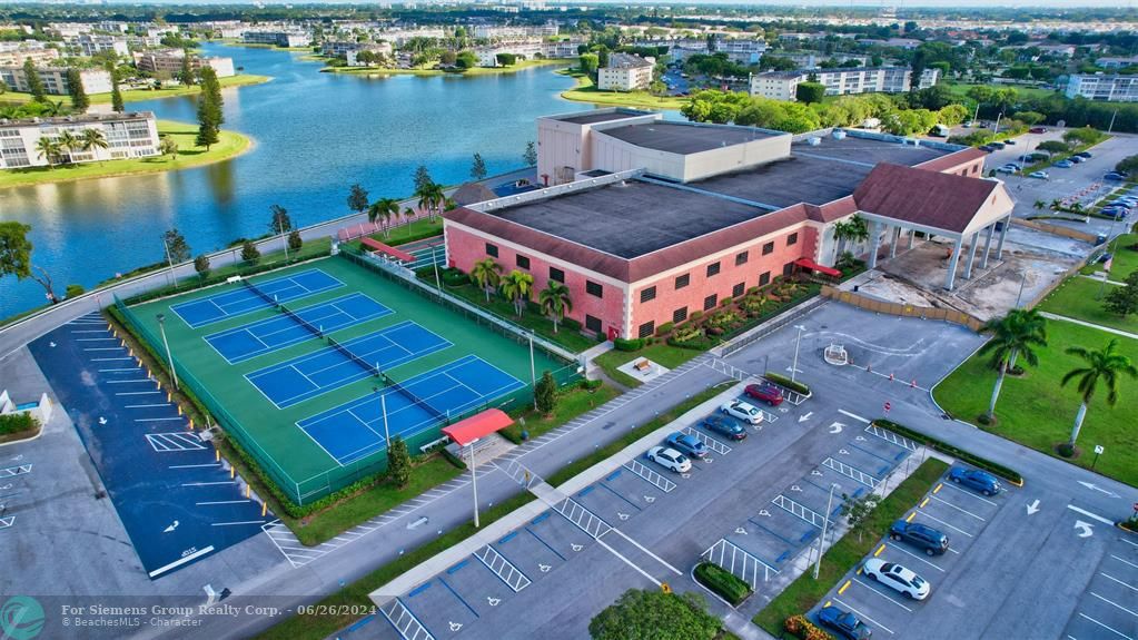 Boca Raton, Florida 33434, 1 Bedroom Bedrooms, ,1 BathroomBathrooms,Condo/Co-op/Villa/Townhouse,Exclusive Right,Suffolk A,F10426610