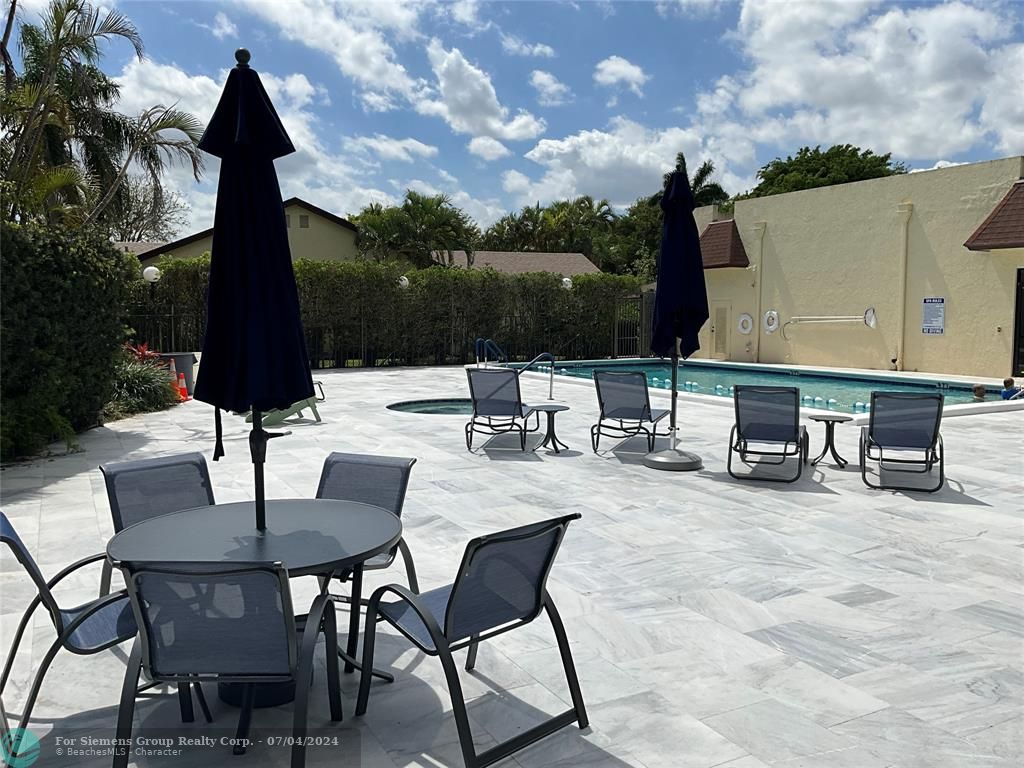 Boca Raton, Florida 33433, 2 Bedrooms Bedrooms, 6 Rooms Rooms,2 BathroomsBathrooms,Condo/Co-op/Villa/Townhouse,Exclusive Agency,Barlake Dr,F10423744