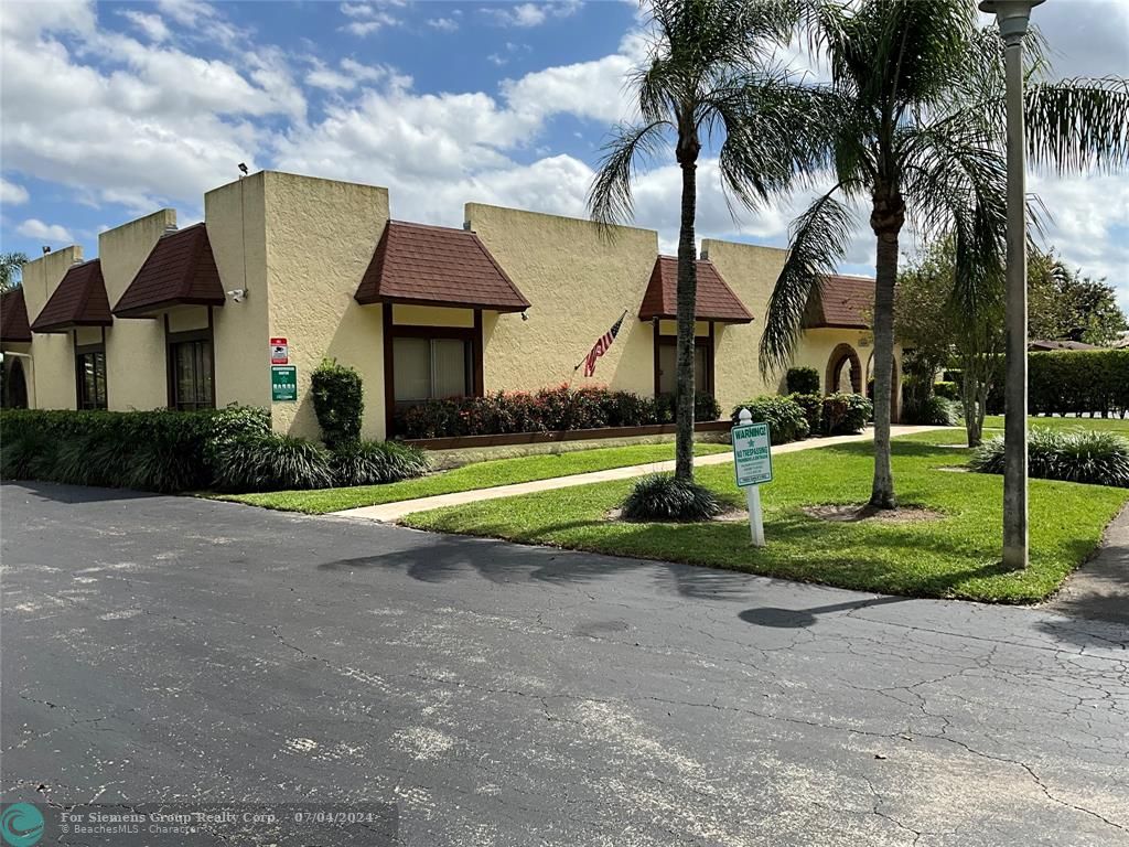 Boca Raton, Florida 33433, 2 Bedrooms Bedrooms, 6 Rooms Rooms,2 BathroomsBathrooms,Condo/Co-op/Villa/Townhouse,Exclusive Agency,Barlake Dr,F10423744