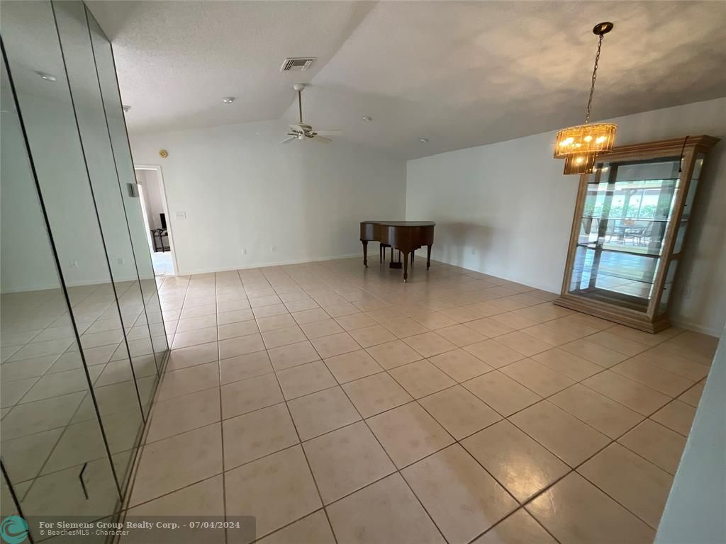 Boca Raton, Florida 33433, 2 Bedrooms Bedrooms, 6 Rooms Rooms,2 BathroomsBathrooms,Condo/Co-op/Villa/Townhouse,Exclusive Agency,Barlake Dr,F10423744