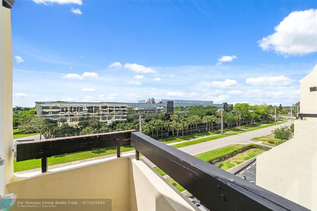 Boca Raton, Florida 33432, 2 Bedrooms Bedrooms, ,2 BathroomsBathrooms,Condo/Co-op/Villa/Townhouse,Exclusive Right,Federal Hwy,F10432415