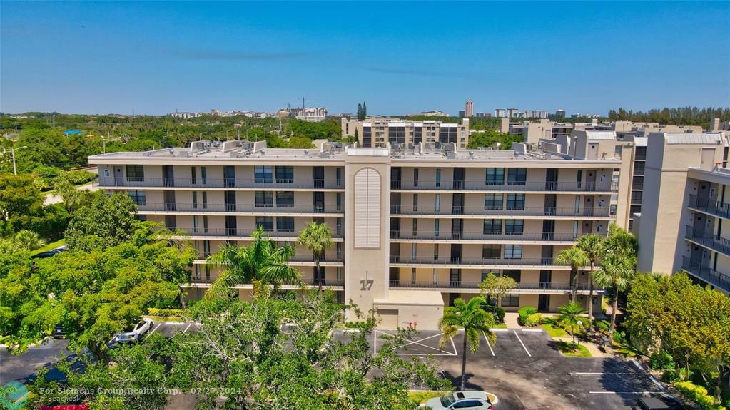 Boca Raton, Florida 33432, 1 Bedroom Bedrooms, ,1 BathroomBathrooms,Condo/Co-op/Villa/Townhouse,Exclusive Right,Royal Palm Way,F10432301