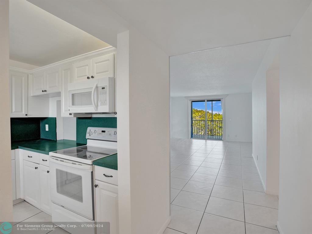 Boca Raton, Florida 33487, 3 Bedrooms Bedrooms, ,2 BathroomsBathrooms,Condo/Co-op/Villa/Townhouse,Exclusive Right,2nd Ave,F10434833