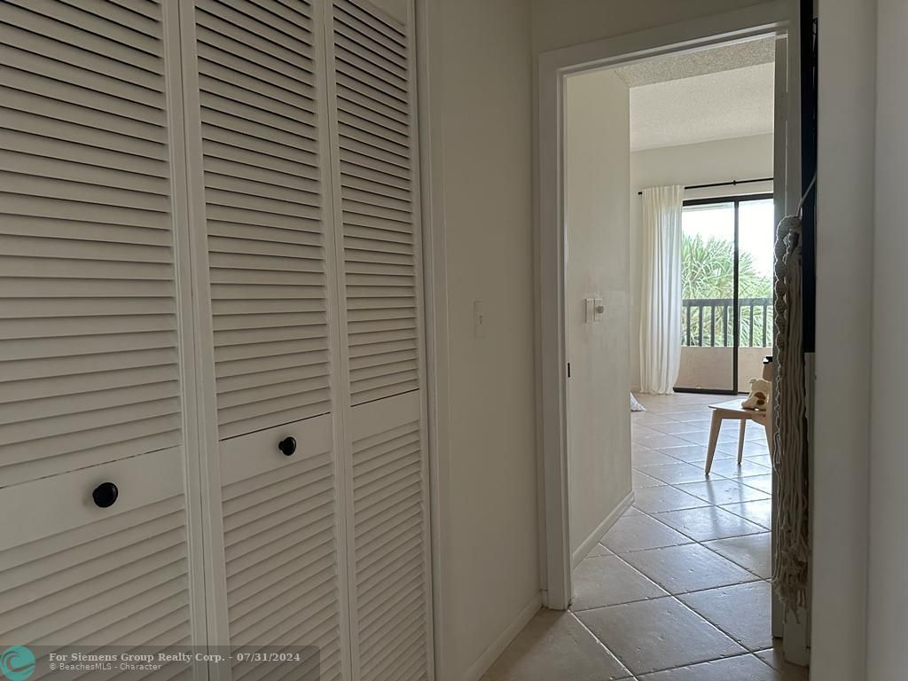 Boca Raton, Florida 33433, 2 Bedrooms Bedrooms, ,2 BathroomsBathrooms,Condo/Co-op/Villa/Townhouse,Exclusive Agency,La Paz Blvd,F10415110