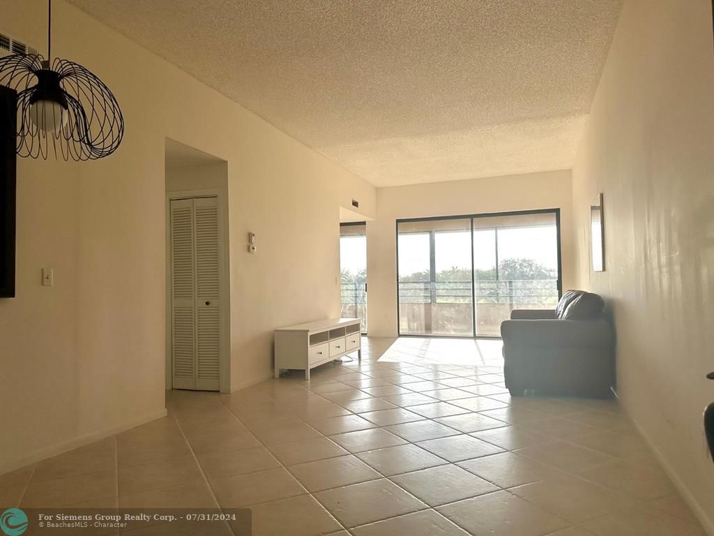 Boca Raton, Florida 33433, 2 Bedrooms Bedrooms, ,2 BathroomsBathrooms,Condo/Co-op/Villa/Townhouse,Exclusive Agency,La Paz Blvd,F10415110