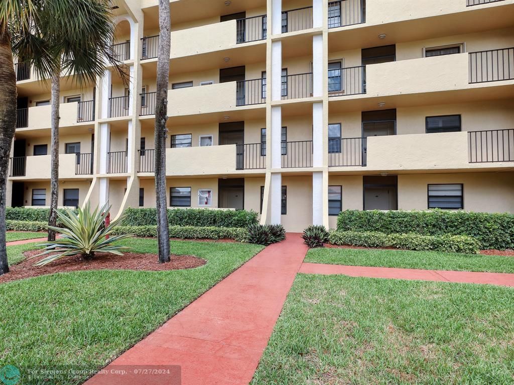 Boca Raton, Florida 33428, 2 Bedrooms Bedrooms, ,2 BathroomsBathrooms,Condo/Co-op/Villa/Townhouse,Exclusive Right,Barwood Ln,F10437823