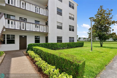 Boca Raton, Florida 33434, 2 Bedrooms Bedrooms, ,2 BathroomsBathrooms,Condo/Co-op/Villa/Townhouse,Exclusive Right,Hythe C,F10445143