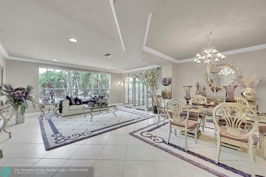 Dining/living room