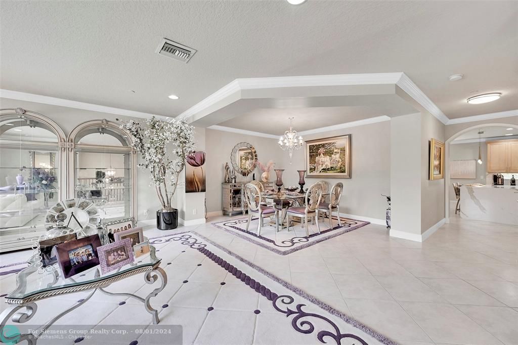 Dining/living room
