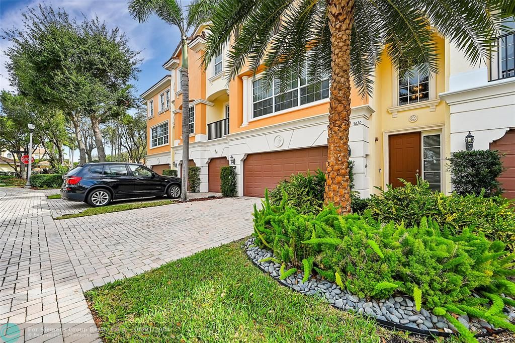 Boca Raton, Florida 33487, 3 Bedrooms Bedrooms, ,3 BathroomsBathrooms,Condo/Co-op/Villa/Townhouse,Exclusive Right,Trieste Ter,F10420848