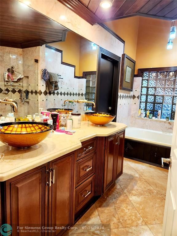 Double sink vanity