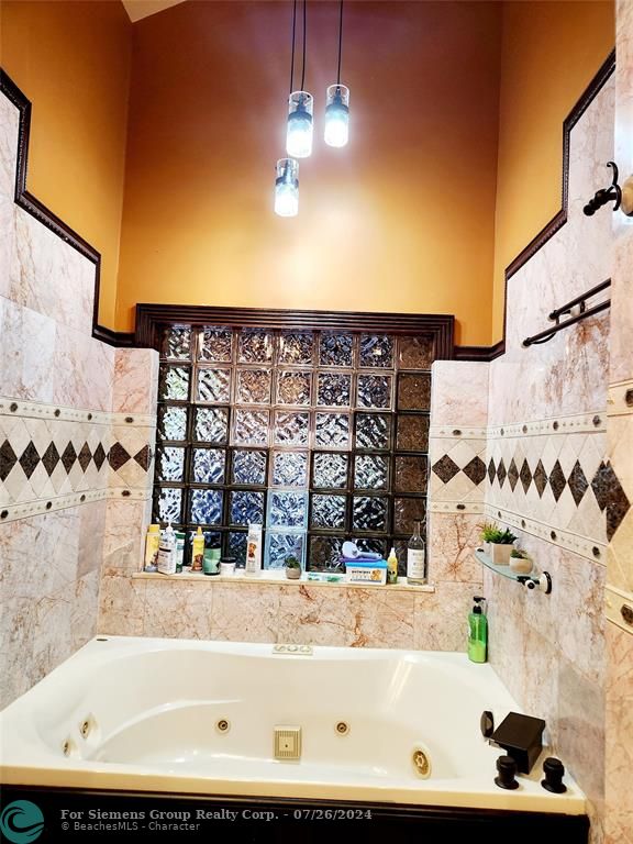 Bath tub jacuzzi water heater motor