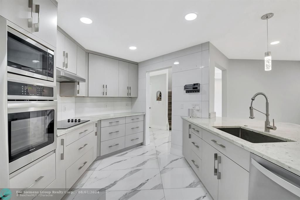 Boca Raton, Florida 33433, 4 Bedrooms Bedrooms, ,4 BathroomsBathrooms,Single Family,Exclusive Right,Brava Way,F10443723