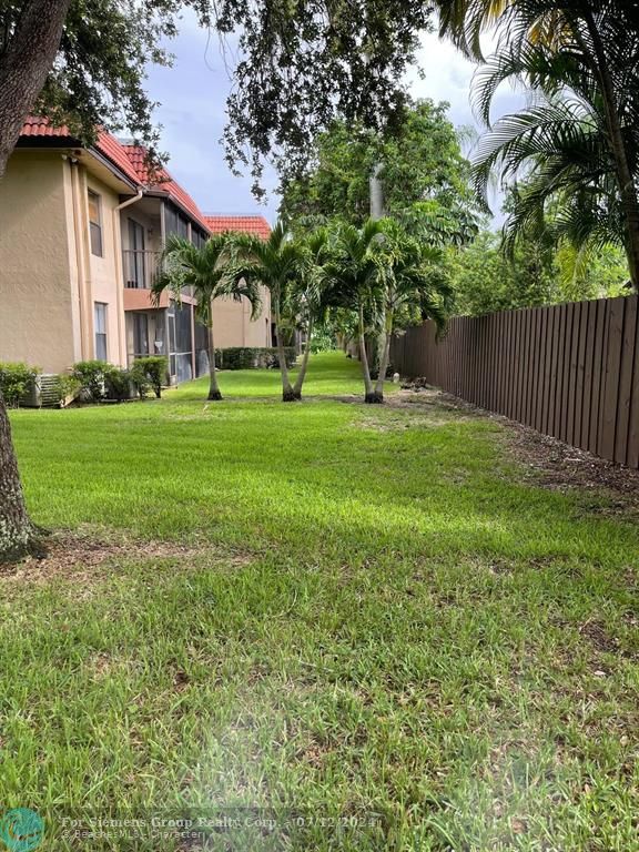 Boca Raton, Florida 33433, 2 Bedrooms Bedrooms, ,2 BathroomsBathrooms,Condo/Co-op/Villa/Townhouse,Exclusive Agency,Lake Forest Cir,F10450129