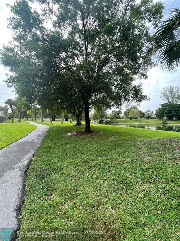 Boca Raton, Florida 33433, 2 Bedrooms Bedrooms, ,2 BathroomsBathrooms,Condo/Co-op/Villa/Townhouse,Exclusive Agency,Lake Forest Cir,F10450129