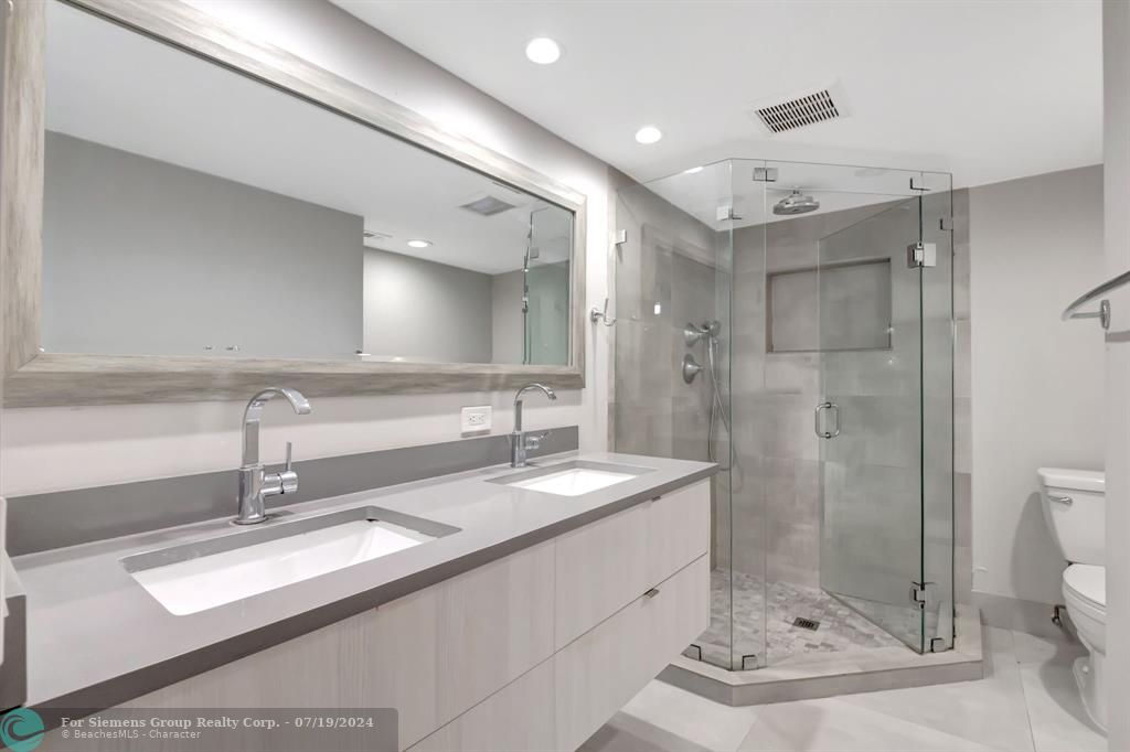 Fully remodeled, modern bathroom!