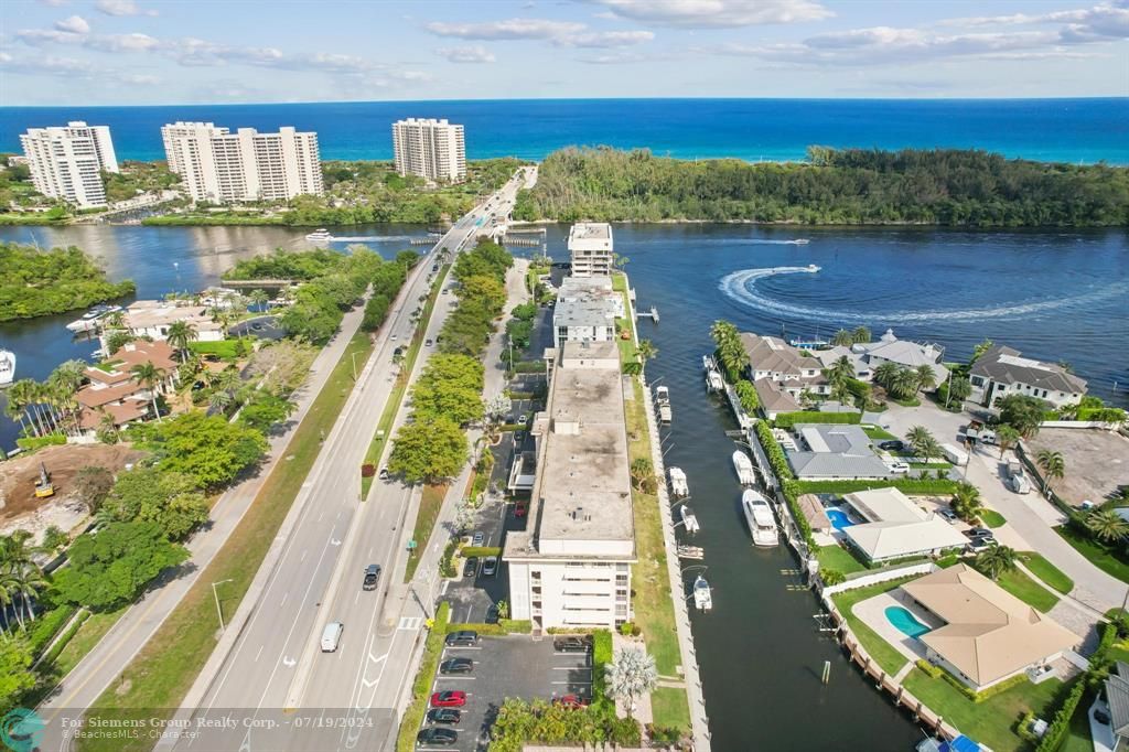 Incredible location on ICW, extremely close to the beach!