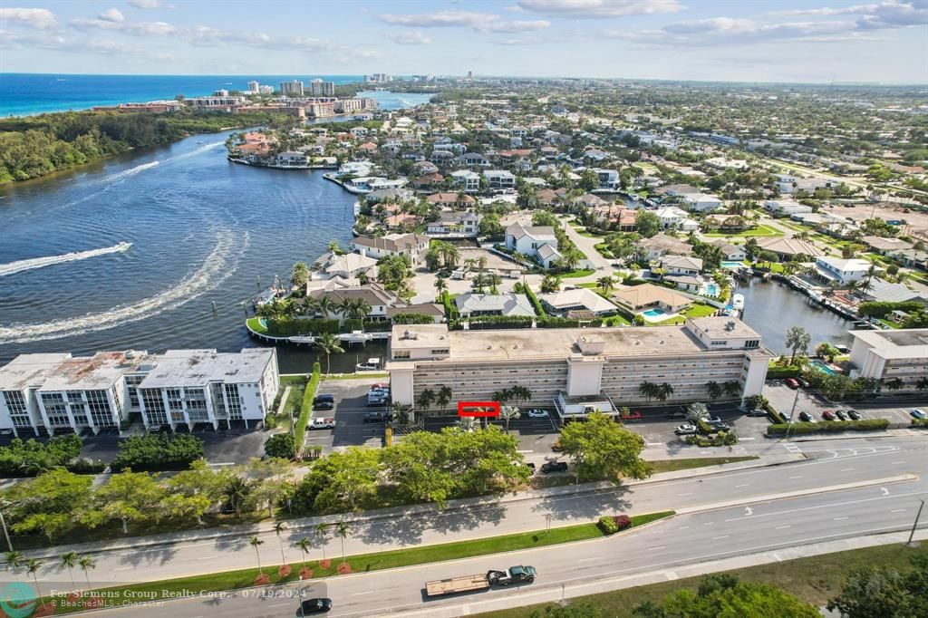 Ground floor, incredible location on ICW, extremely close to the beach!