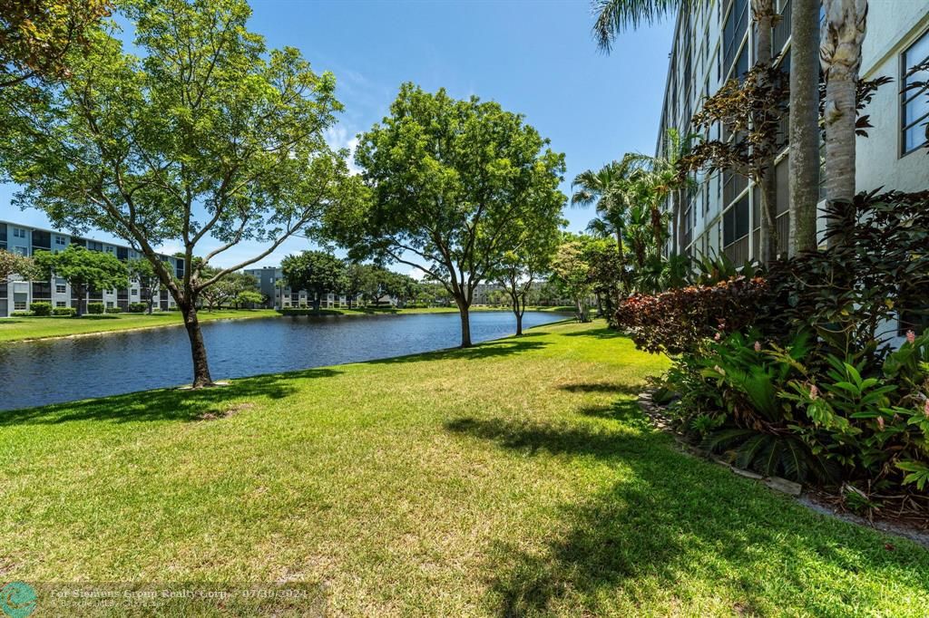 Pompano Beach, Florida 33069, 2 Bedrooms Bedrooms, ,2 BathroomsBathrooms,Condo/Co-op/Villa/Townhouse,Exclusive Right,Cypress Island Dr,F10450941