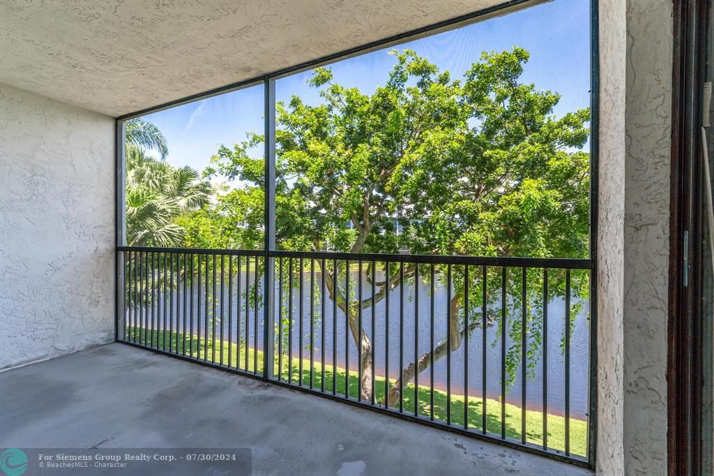 Pompano Beach, Florida 33069, 2 Bedrooms Bedrooms, ,2 BathroomsBathrooms,Condo/Co-op/Villa/Townhouse,Exclusive Right,Cypress Island Dr,F10450941