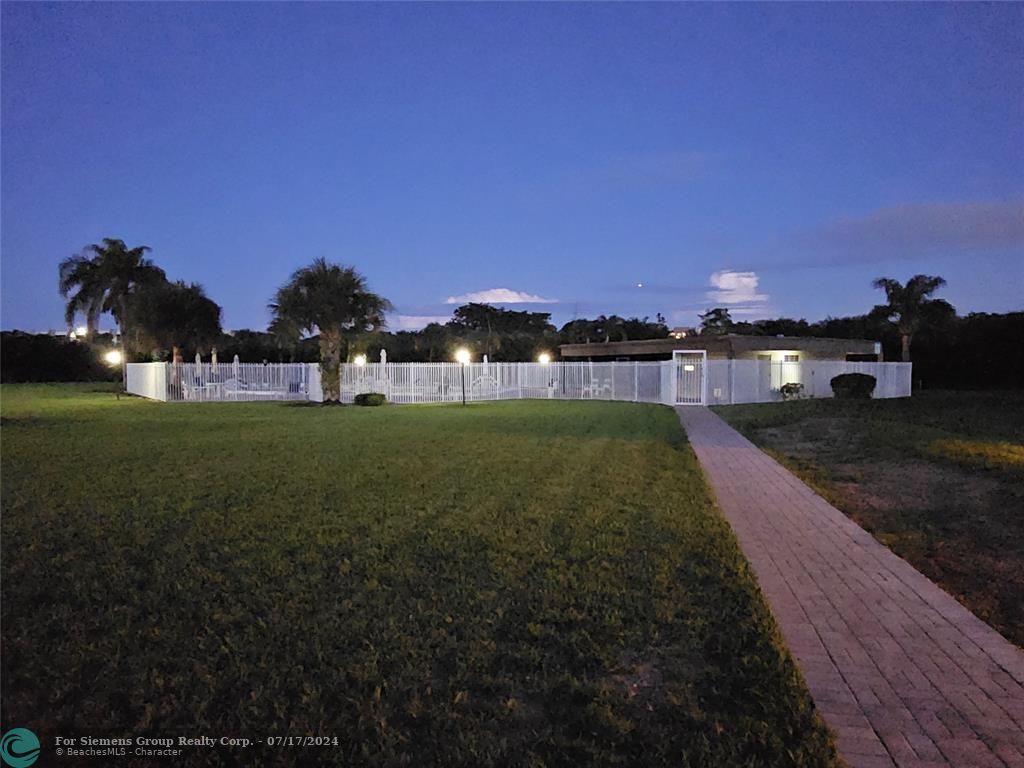 Boca Raton, Florida 33428, 2 Bedrooms Bedrooms, ,2 BathroomsBathrooms,Condo/Co-op/Villa/Townhouse,Exclusive Right,8th St,F10449989