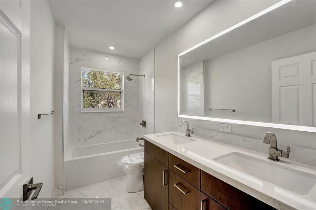 Full Bathroom Upstairs