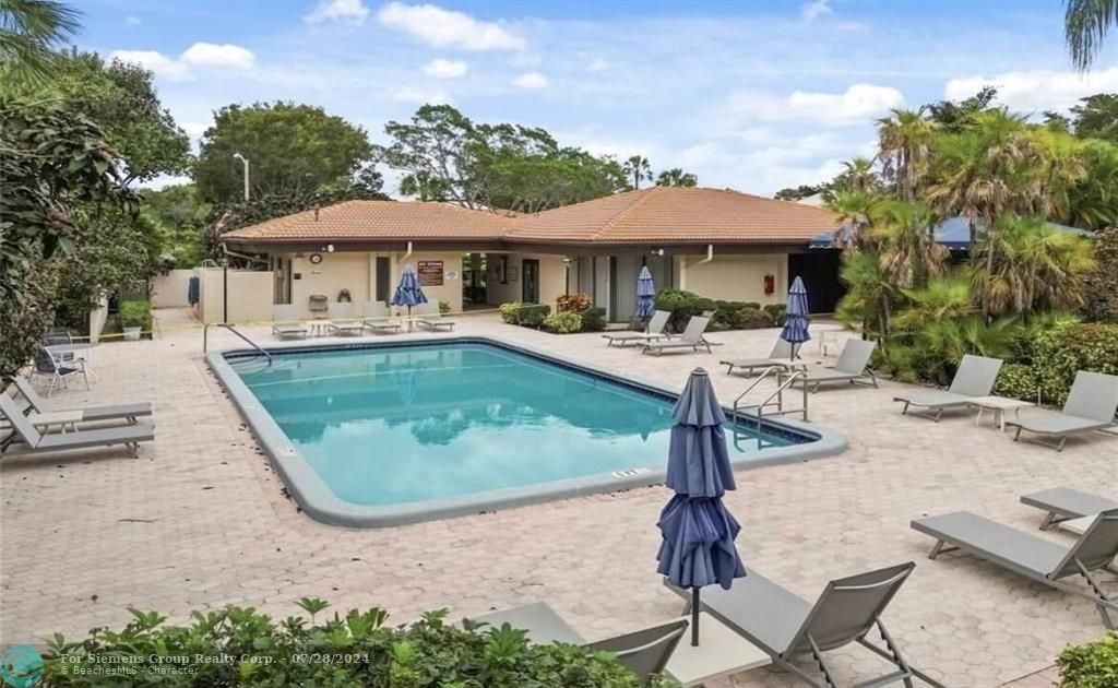 Boca Raton, Florida 33433, 2 Bedrooms Bedrooms, ,2 BathroomsBathrooms,Condo/Co-op/Villa/Townhouse,Exclusive Agency,Cypress Rd,F10446812