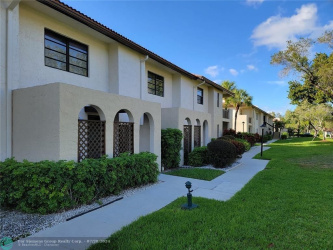 Boca Raton, Florida 33433, 2 Bedrooms Bedrooms, ,2 BathroomsBathrooms,Condo/Co-op/Villa/Townhouse,Exclusive Agency,Cypress Rd,F10446812