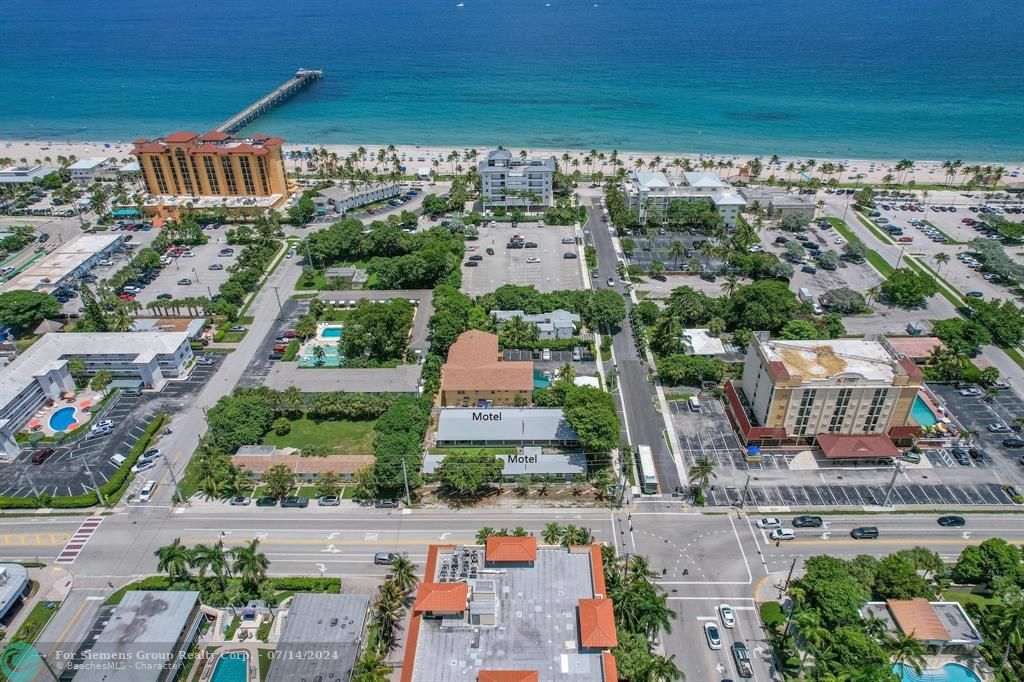 So close to the beach and famous Deerfield Pier!