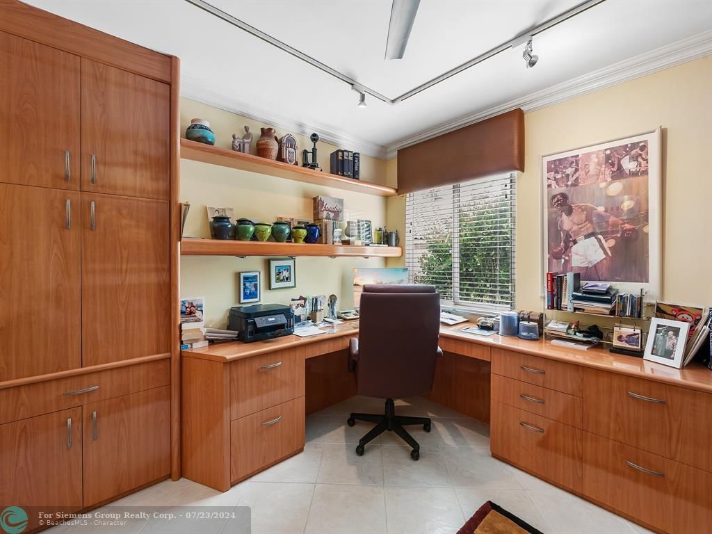 Bedroom/Office