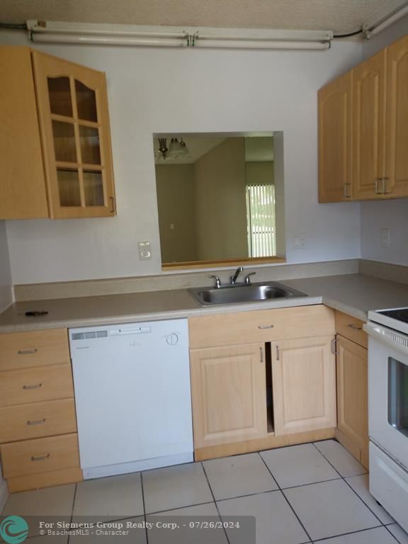 Boca Raton, Florida 33433, 2 Bedrooms Bedrooms, 1 Room Rooms,2 BathroomsBathrooms,Residential Rental,Exclusive Right,Somerset Dr,F10452894