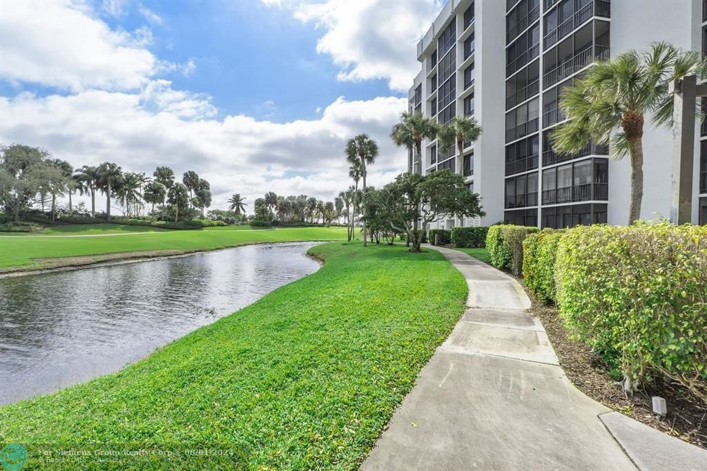 Boca Raton, Florida 33434, 2 Bedrooms Bedrooms, ,2 BathroomsBathrooms,Condo/Co-op/Villa/Townhouse,Exclusive Agency,Willow Wood Drive,F10451097