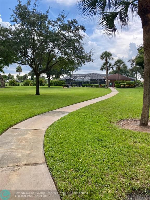 Walking Path to Pool #2!